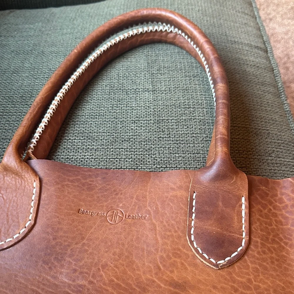 Elegant Brown Leather Tote - Picture 7 of 11